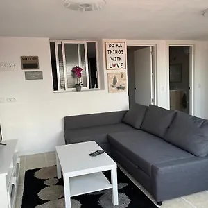 https://apartamento-a-tan-solo-2-minutos-de-la-playa.in-canary-islands.com